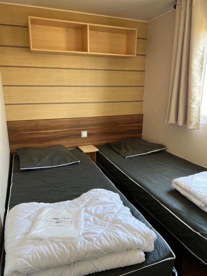 Mobilhome 4 Ca61 ヴィア エクステリア 写真